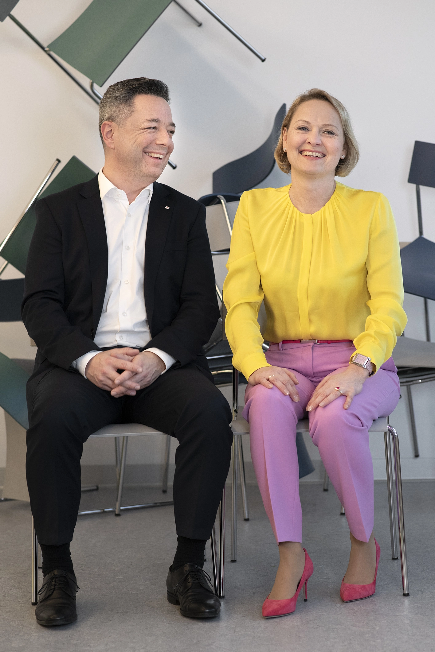 © Laurent Ziegler Gabor Lehel (CIO) und Liane Hirner (CFO) sitzen nebeneinander