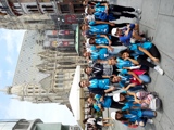 Teilnehmer:innen des VIG Kids Camps am Wiener Stephansplatz