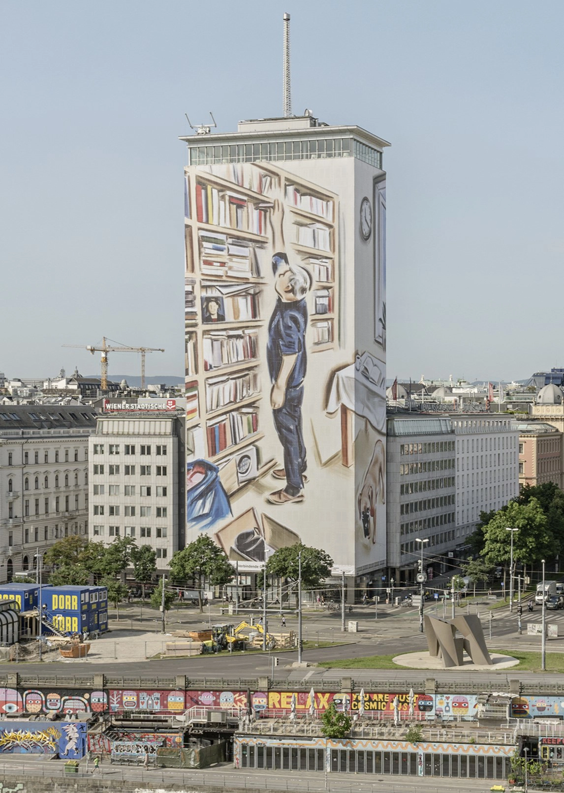 Ringturmverhüllung 2025 von Marcin Maciejowski mit dem Motiv Linking Tales
