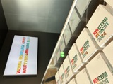 VIG HV 2025 Berichte am Tisch vor dem Saaleingang