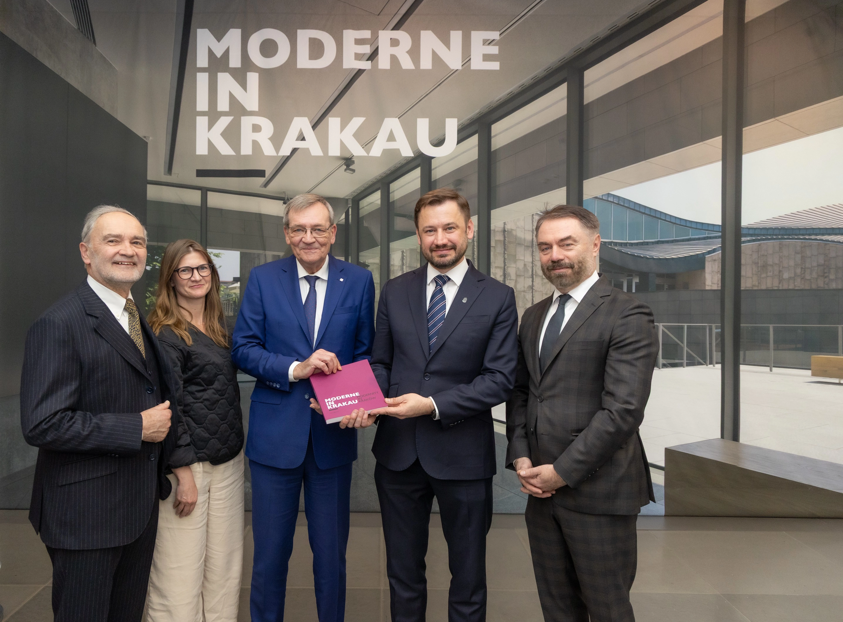 Adolph Stiller (Kurator), Małgorzata Jędrzejczyk (academic consultant), Robert Lasshofer (Vorstandsmitglied des Wiener Städtische Versicherungsvereins), Aleksander Miszalski (Bürgermeister von Krakau) and Janusz Styczek (Leiter der Abteilung für Wirtschaftspolitik an der polnischen Botschaft in Wien)