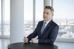 CIO Gábor Lehel in Interviewsituation