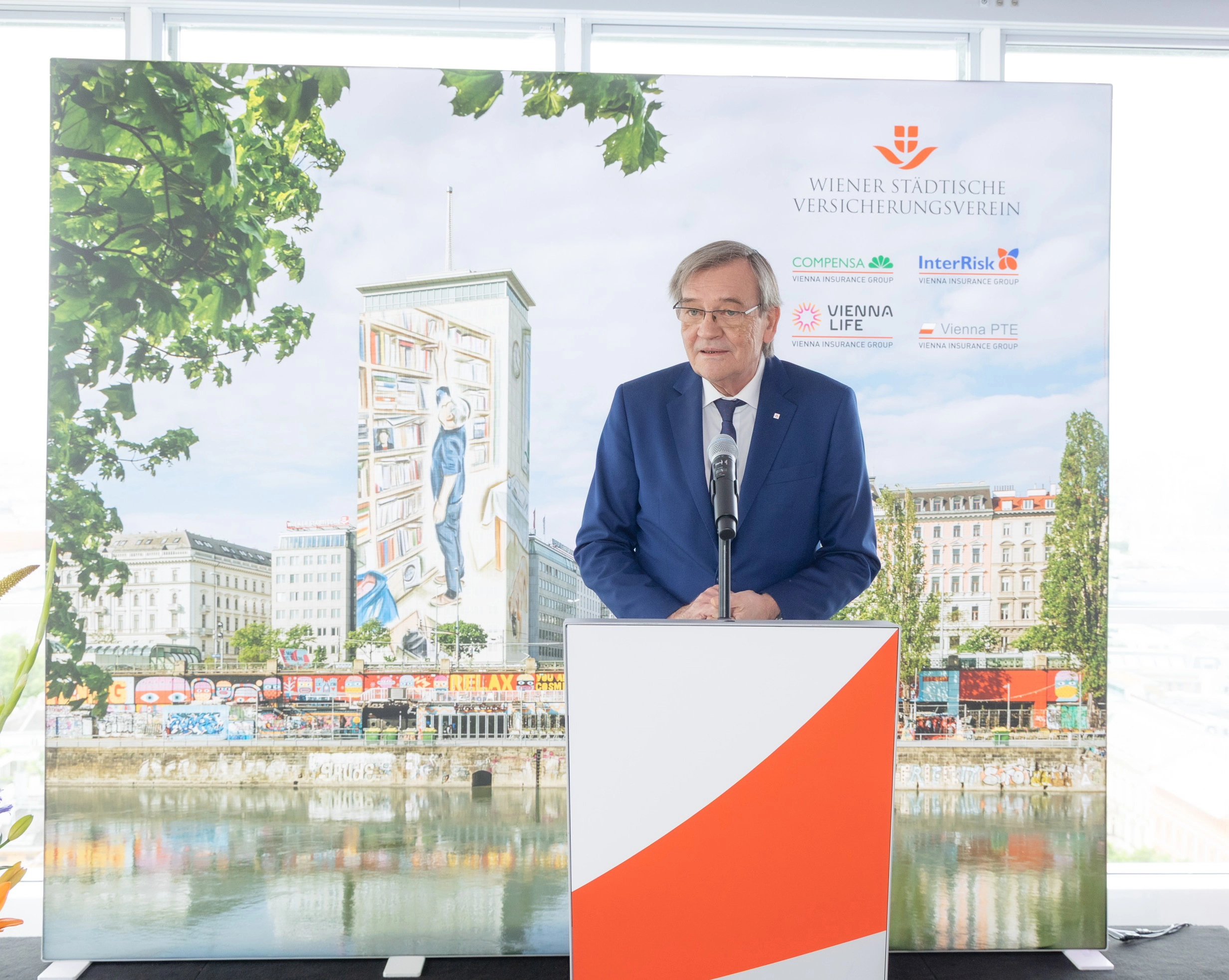 Robert Lasshofer, Vorstandsmitglied des Wiener Städtische Versicherungsverein bei der Eröffnung der Ringturmverhüllung 2025